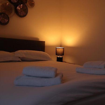 Historic, City Centre Apartment Aberdeen Room photo